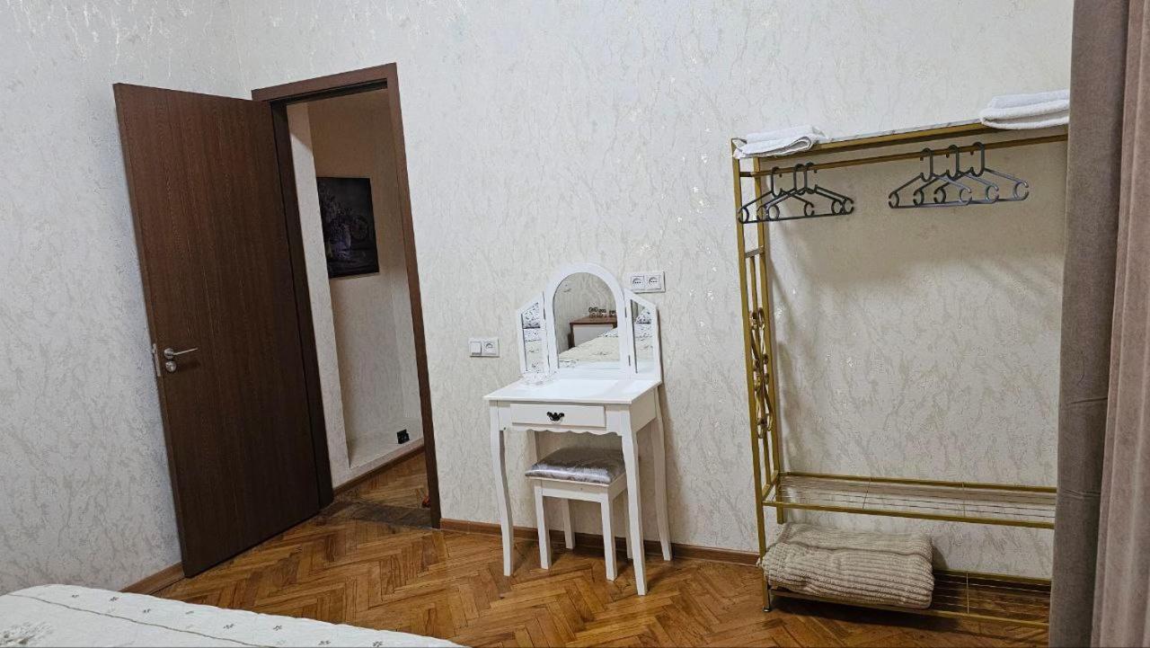 Heart Of The Old Tbilisi Apartment Exterior photo